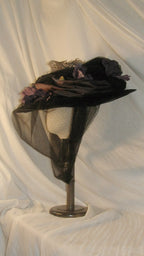 1900-Inspired Black Satin and Tulle Wide-Brimmed Hat with Floral Embellishments ARHA1001