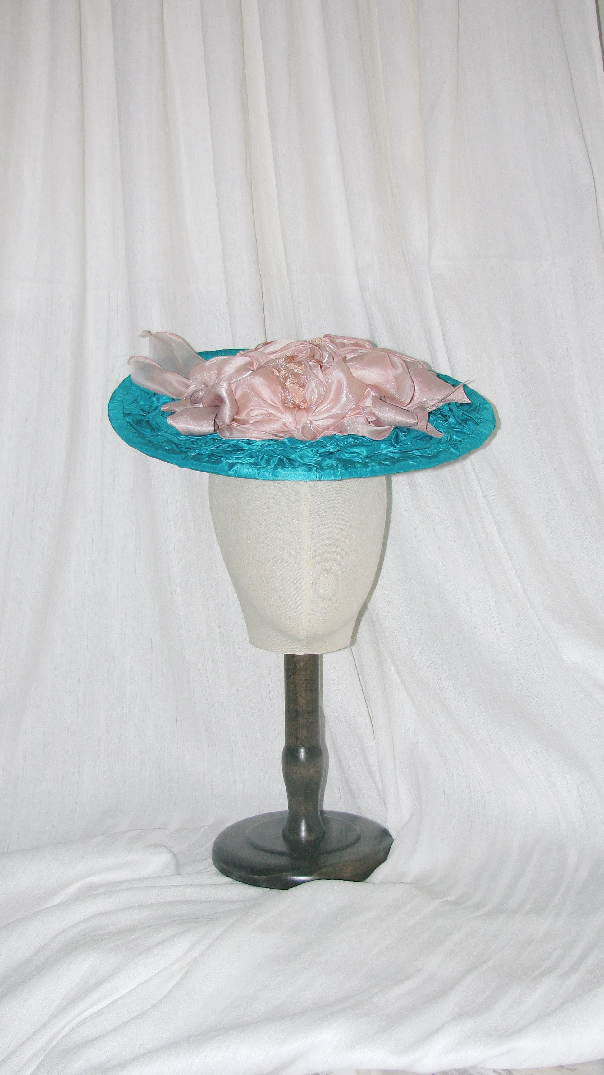 Victorian Edwardian Teal & Blush Satin Ruffled Floral Hat – Elegant Statement Headwear for Special Occasions ARHA1005