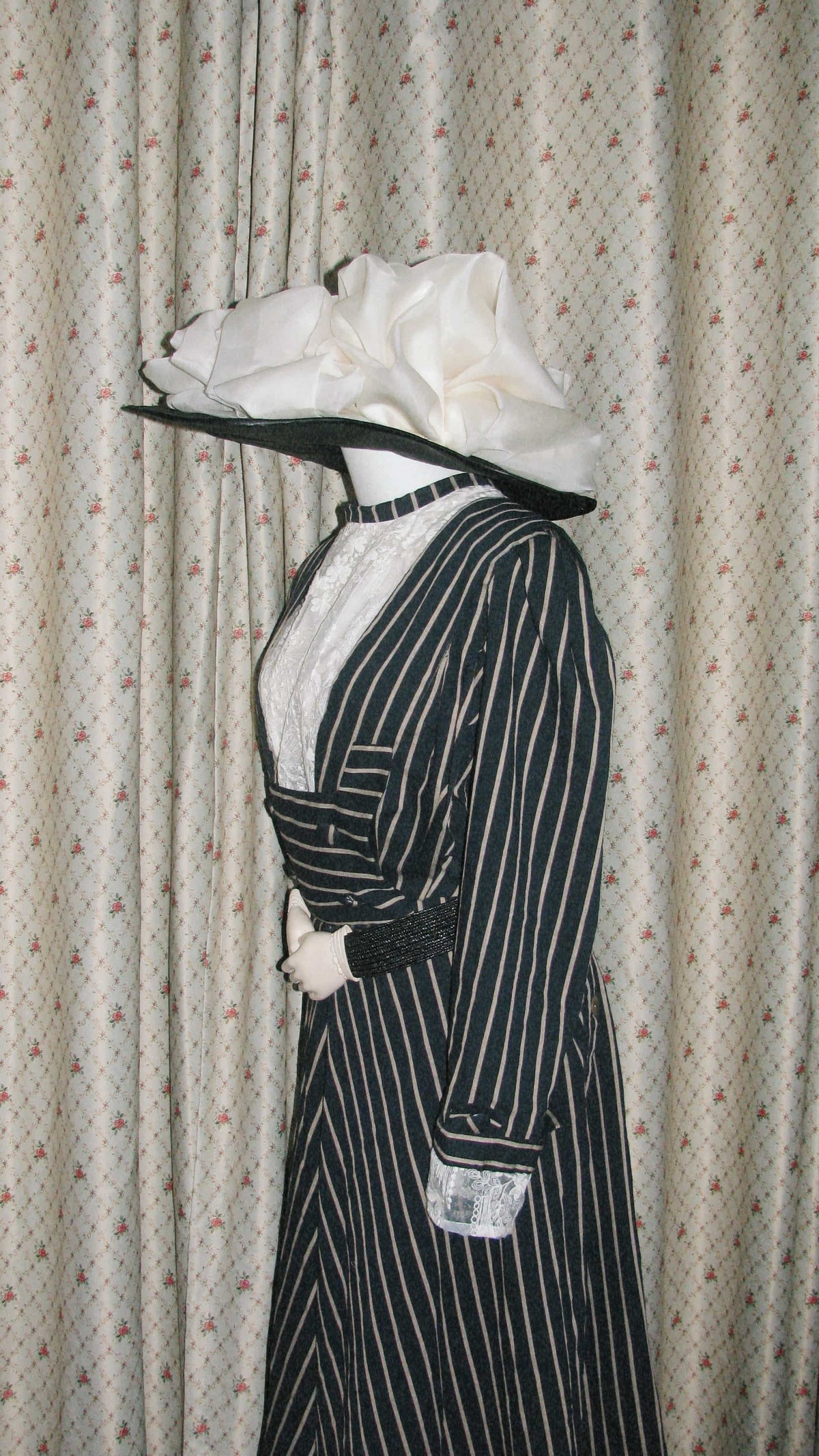 1900s Edwardian Day Dress With Dark Blue Stripe &White Embroider - ARCL1002