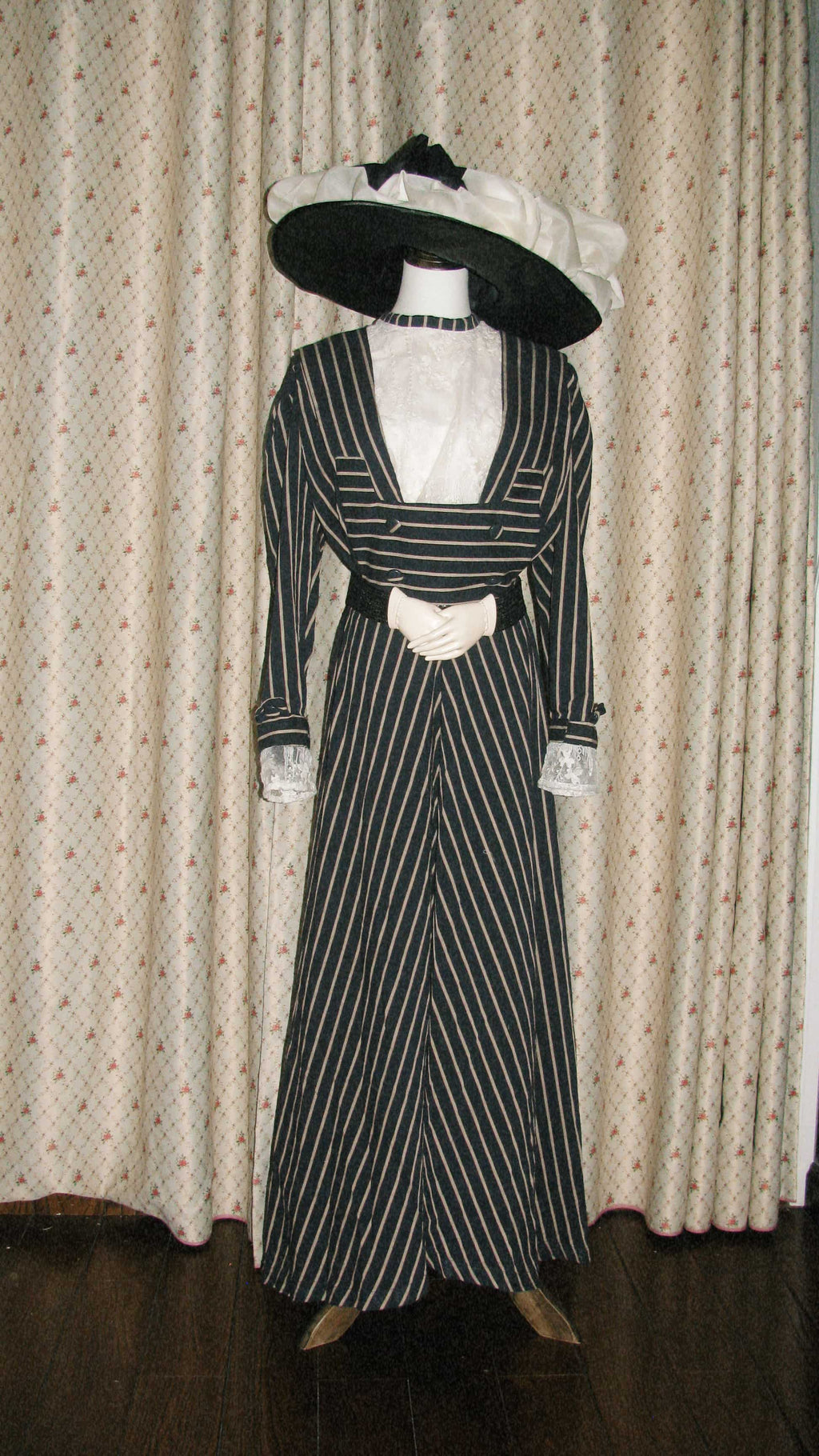1900s Edwardian Day Dress With Dark Blue Stripe &White Embroider - ARCL1002