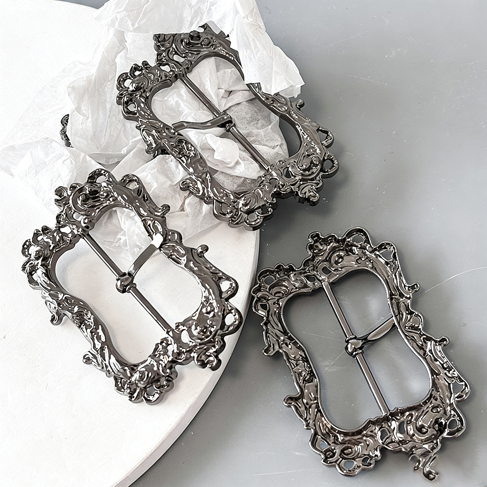 Retro Ornate Carved Metal Belt Buckles | Vintage-Style Decorative Buckles for Artisanal Wear & Retro Outfits ARCC1016