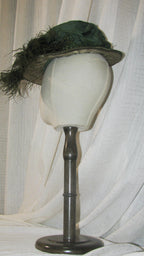 Bustle Dark Green Feathered Hat - Elegant Retro Headwear for Regency-Themed Events & Styling ARHA1013