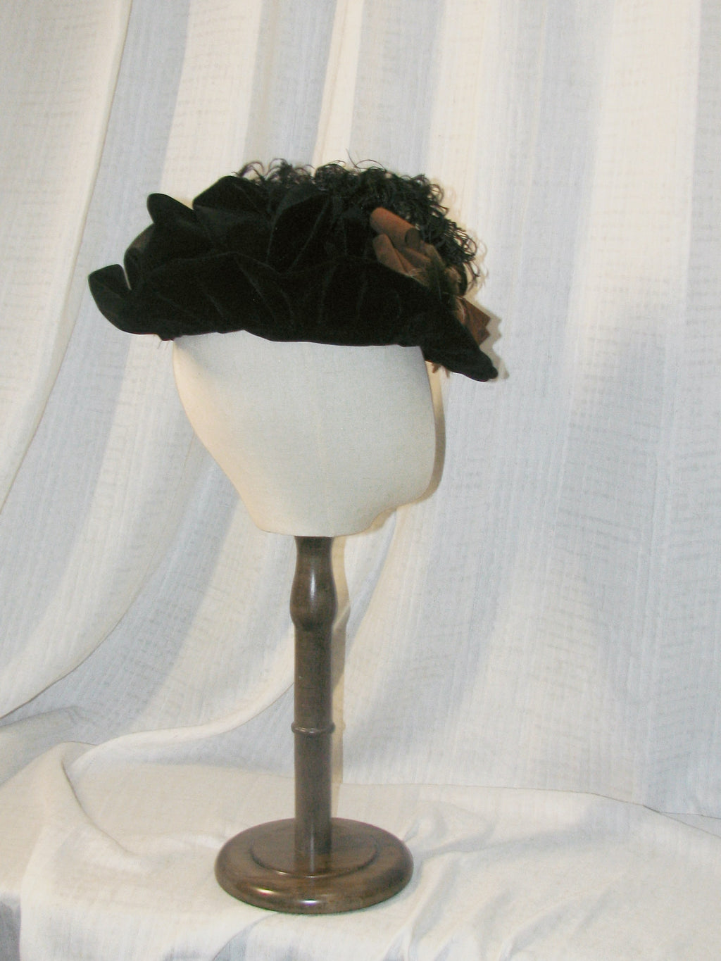 1900s Black-Brown Feather & Bow Hat - Elegant Retro Headpiece ARHA1021