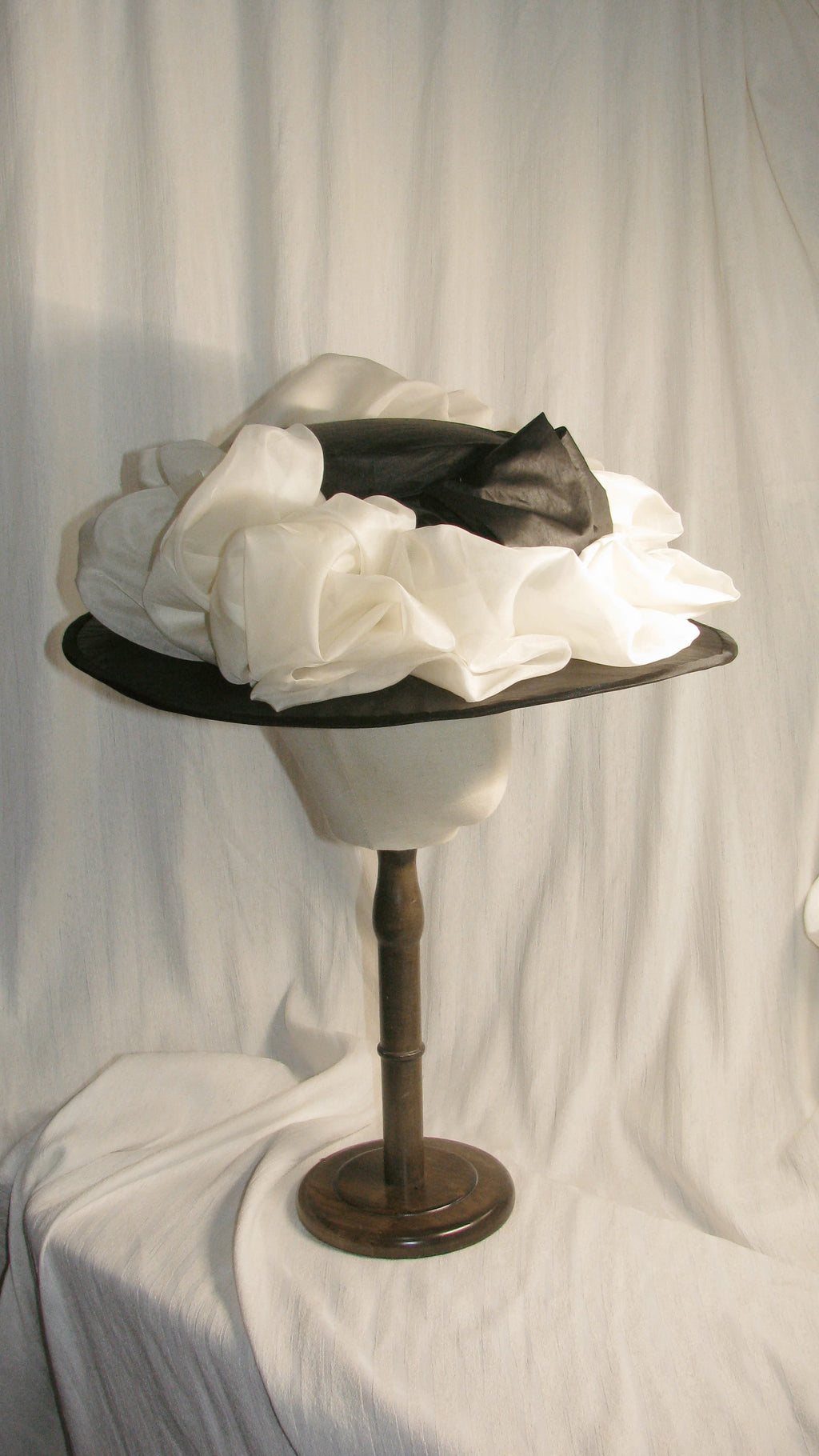 1900 Edwardian Black & White Ruffled Glazed Cotton Hat - Elegant Retro Headwear ARHA1022