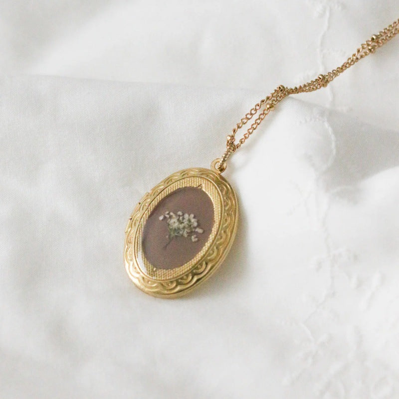 Victorian-era Pressed Dried Flower Locket Pendant | 14K Gold-Plated Brass Keepsake Necklace ARCC1018